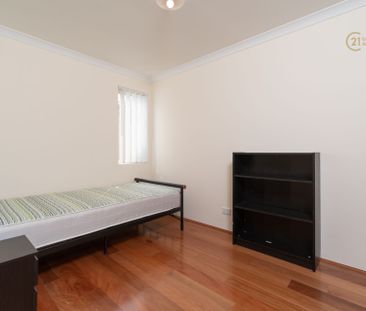 Close to All Amenities and Parklands @$750 Per Week - Photo 5