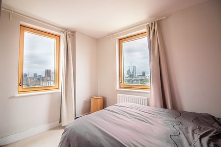 3 Bed Penthouse, Salcombe Court, E14 - Photo 3