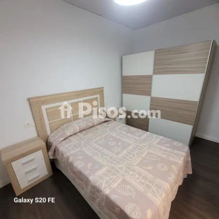 Piso en alquiler en Centro - Photo 3