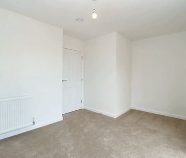 2 bedroom terraced property to rent - Photo 3