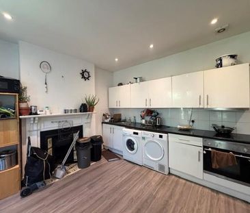2 bedroom maisonette to rent - Photo 2