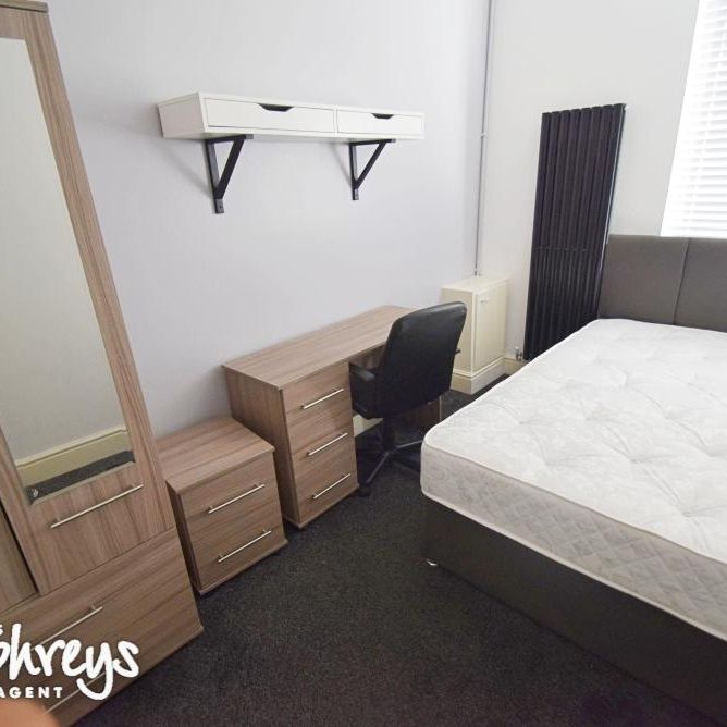 6 bedroom terraced house to rent - Photo 1