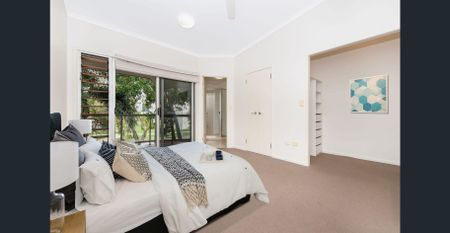 CONTEMPORARY TOWNHOUSE - GREAT CENTRAL LOCATION - Photo 4