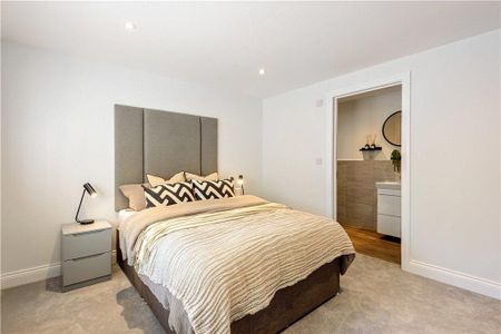 3 bedroom end of terrace house to rent - Photo 4