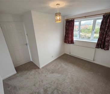 3 bedroom semi-detached house to rent - Photo 4