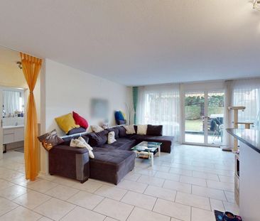 Modern, large 3.5-room apartment with garden seating area - Photo 2