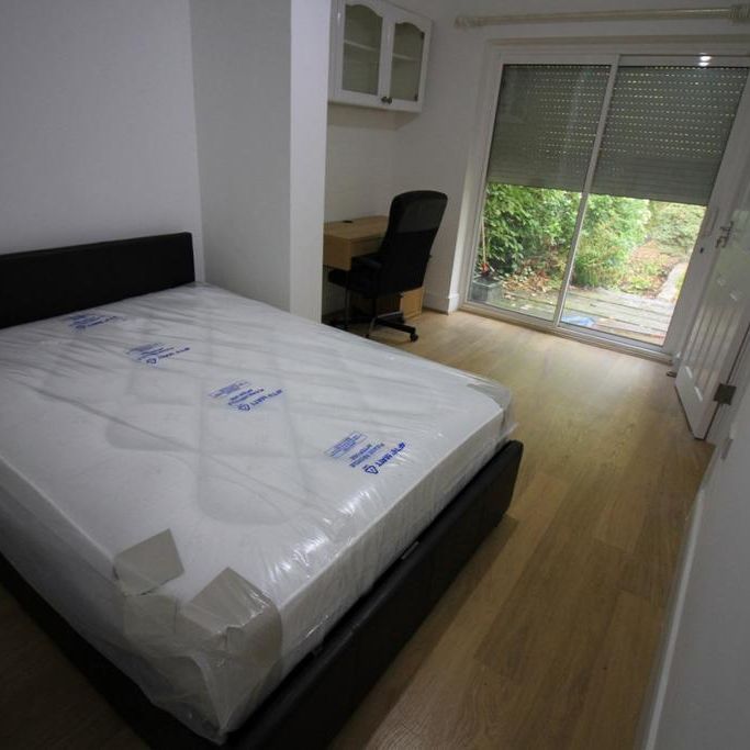 6 bedroom detached house to rent - Photo 1