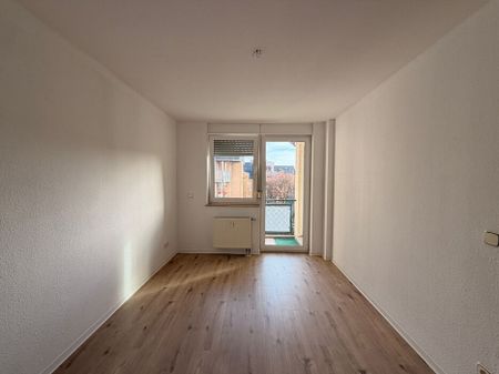 Moderne 3-Zimmer-Wohnung mit Balkon u. Außenstellplatz in Plauen – Perfekte Lage! - Photo 3