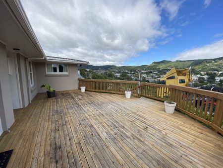 16 Duncan Street, Tawa - Photo 3
