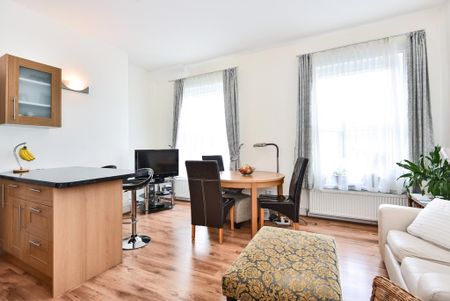 3 bedroom flat to rent - Photo 2