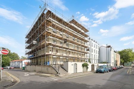 Spacious Studio Apartment in the Heart of Clifton - Photo 5