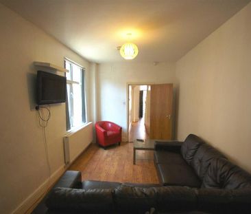 5 bedroom private hall to rent - Photo 1