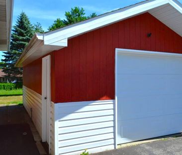 East Barrie: 3 Bed, 1.5 Bath Family Home, Melrose Ave. - Photo 6