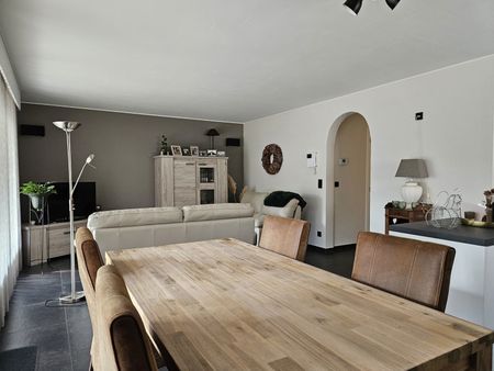 Appartement met 2 slaapkamers, ruim terras, garage & parking - Foto 4