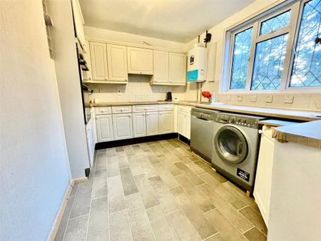 3 bedroom terraced house to rent - Photo 5