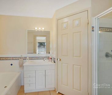 3 Bedroom Family room in Bargara - Photo 1