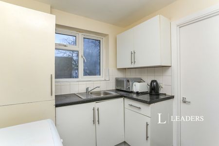2 bedroom apartment to rent Church Road, Bromley, BR2 - Photo 5