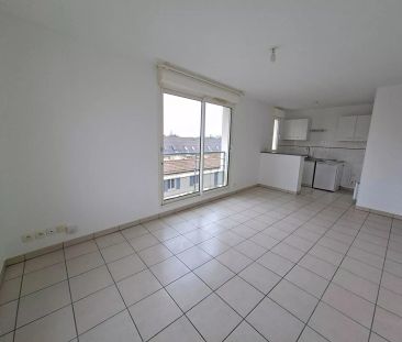 A louer, BèglesT2 meuble d'environ 40.45m2 balcon et parking - Photo 1