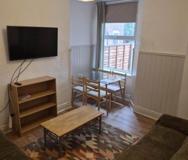 4 bedroom terraced house to rent - Photo 1