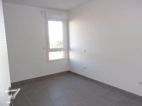 Location Appartement 3 pièces 59m² ST JEAN DE VEDAS 34430 - Photo 1
