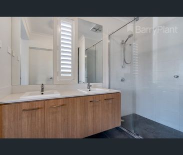 7 Portobello Way, Fraser Rise, Vic 3336 - Photo 3