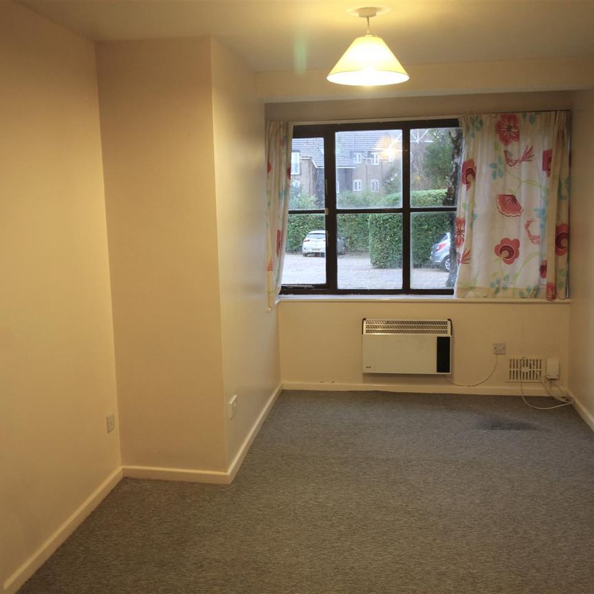 Fryers Court, High Wycombe - Photo 1