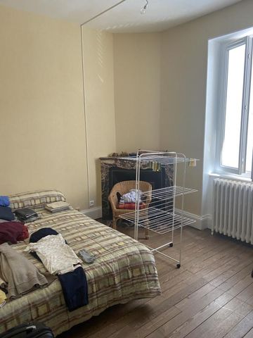 Location Appartement 3 pièces 68m² LE CREUSOT 71200 - Photo 2