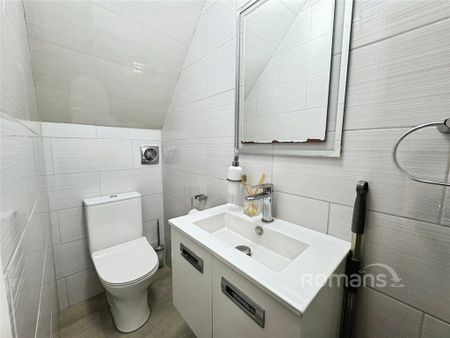 3 bedroom terraced house to rent - Photo 3