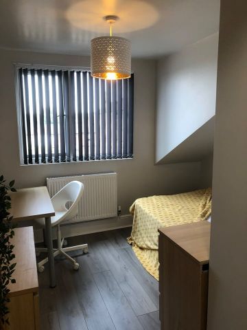Room in a Shared House, South View Road, S7 - Photo 4