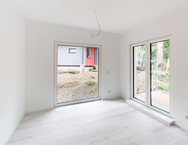 Neubau-Mietreihenhäuser: modern, hell und mit Balkon sowie Tiefgarage, A+ - Photo 1