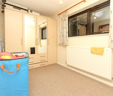 2 bedroom semi-detached house to rent - Photo 5
