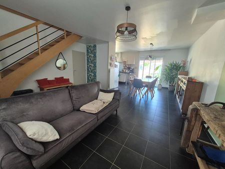 Location Maison 4 pièces 90m² TINTENIAC 35190 - Photo 2