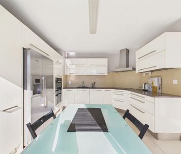 Meublé, moderne et lumineux 5 pièces avec jardin à Châtelaine - Photo 2