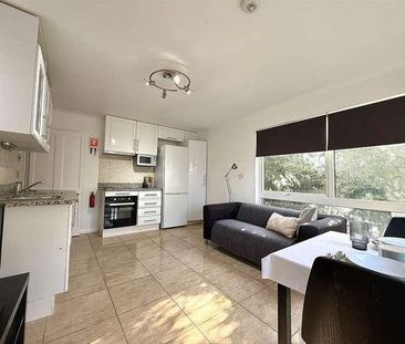 Avalon Close, Enfield, EN2 - Photo 6