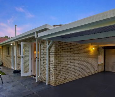 Single storey rear unit in small group of four! - Photo 5