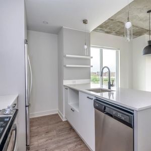 Large 3-bedroom - 1250 Avenue Thérèse-Lavoie-Roux, Outremont - Photo 2