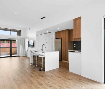 Modern Elegance in the Heart of Hamilton - Photo 5