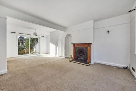 4 bedroom semi-detached house to rent - Photo 3