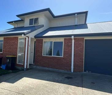 Spacious Two level Townhouse! - Photo 1