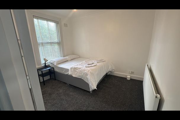Room in a Shared House, Boundary Road, E17 - Photo 1