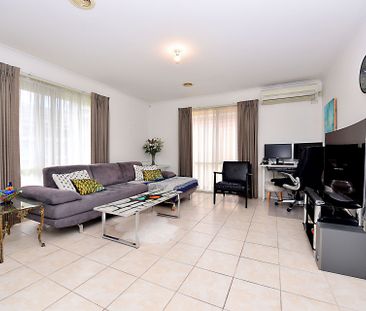 14 Kingsland Close, Dingley Village VIC 3172 - House For Rent | Domain - Photo 1