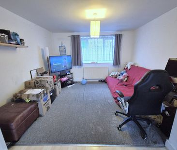 2 Bed Maisonette, Arnos Street, BS4 - Photo 2