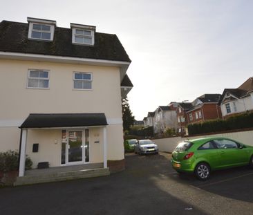 Alumhurst Road, Bournemouth, Dorset, BH4 - Photo 3