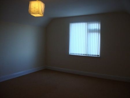 2 Bed Flat, Sandringham Drive, CH45 - Photo 4