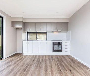 Modern & Convenient 2-Bedroom flat - Photo 3