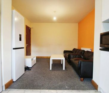 5 bedroom semi-detached house to rent - Photo 6