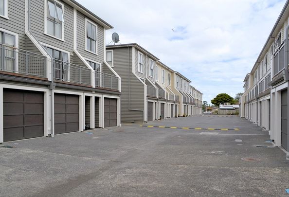 Beautiful Townhouse in Papatoetoe - Photo 1
