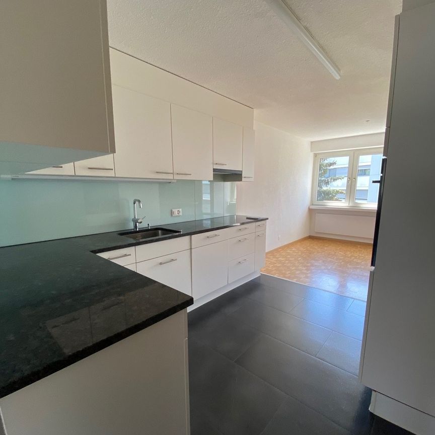 Rent a 4 ½ rooms apartment in Uster - Foto 1