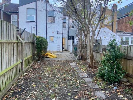 3 bedroom terraced house to rent - Photo 2