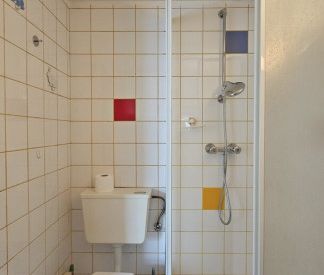 DACHGESCHOSSWOHNUNG - IDEAL FÜR STUDENTEN ODER PENDLER - Photo 5